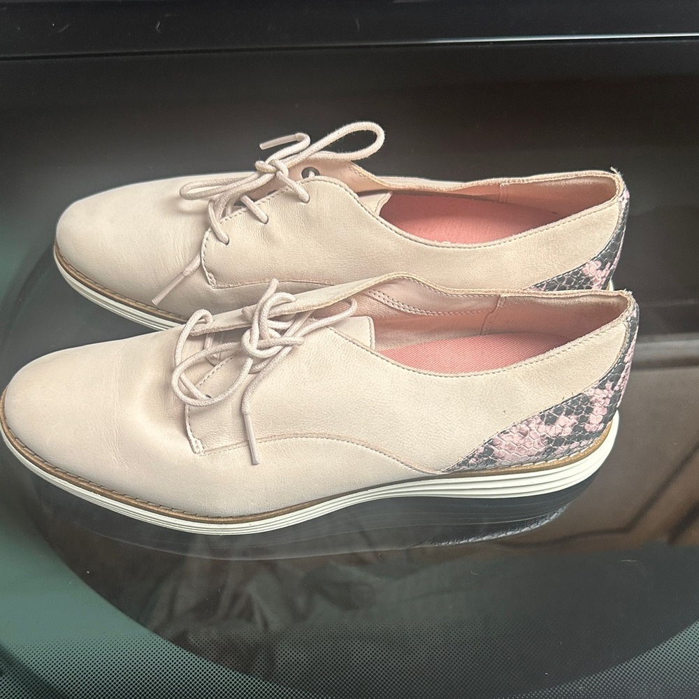 Cole Haan Women's Oxfords in Cream and White